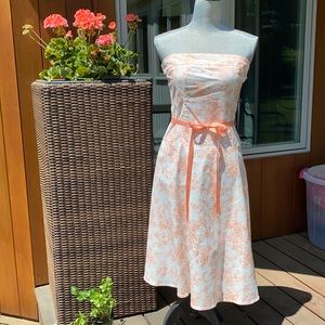 Adorable strapless dress for your summer event!